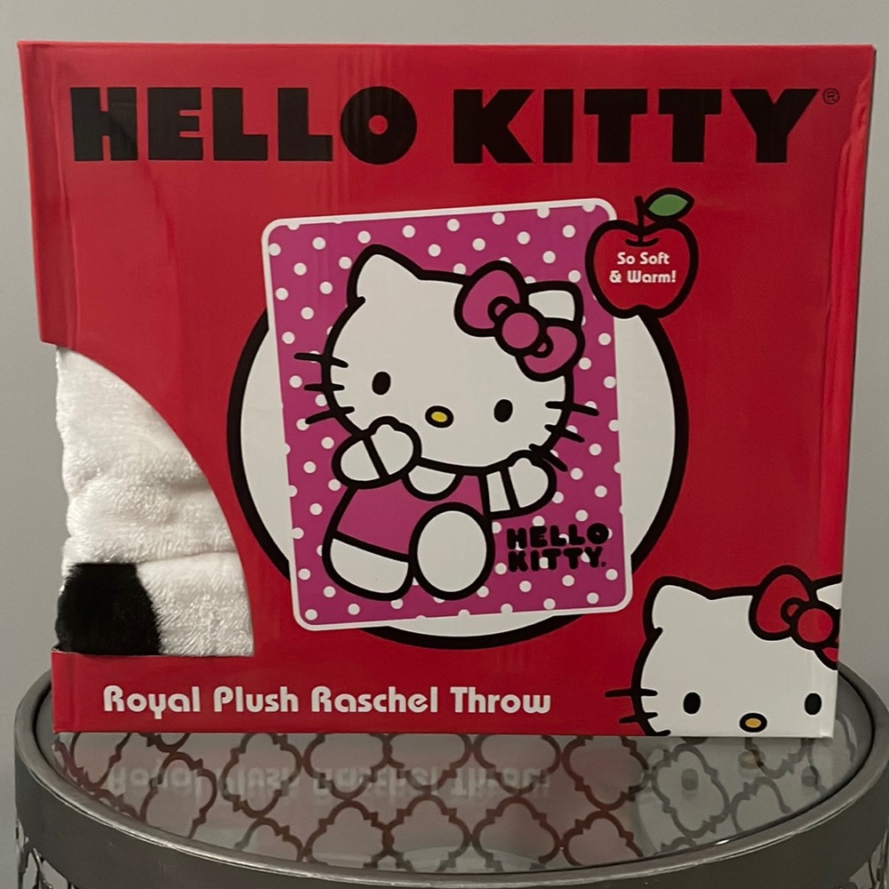 Hello Kitty Royal Plush Raschel Throw - Picture 1 of 3